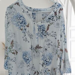 Daniel Rainn Blue and White Floral Blouse romantic, country, plus size 1x teapty